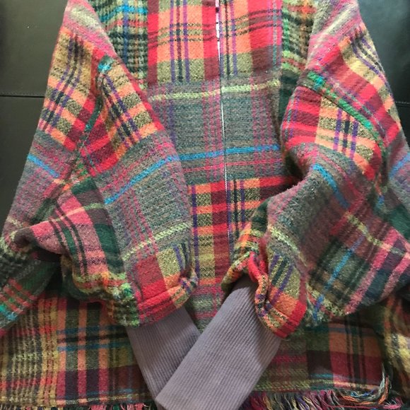 Vintage Child  hooded Plaid Cape - Bside by Boy London - Picture 9 of 10